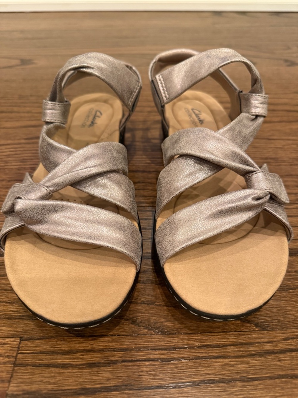 Clarks Laurieann Bell Women's Shimmery Pewter Cross-Strap Sandals Size 10